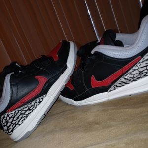 Jordan black&red 12c